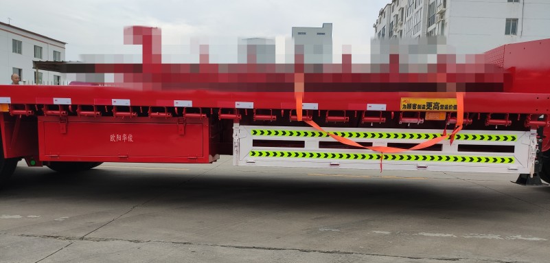 13.75米平板半掛車(chē)