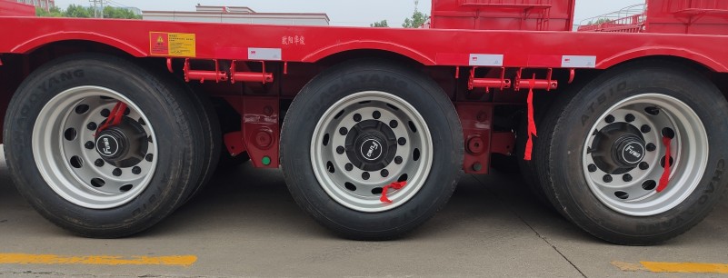 13.75米平板半掛車(chē)